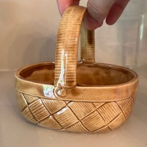 Bundle of 3 vintage ceramic baskets!